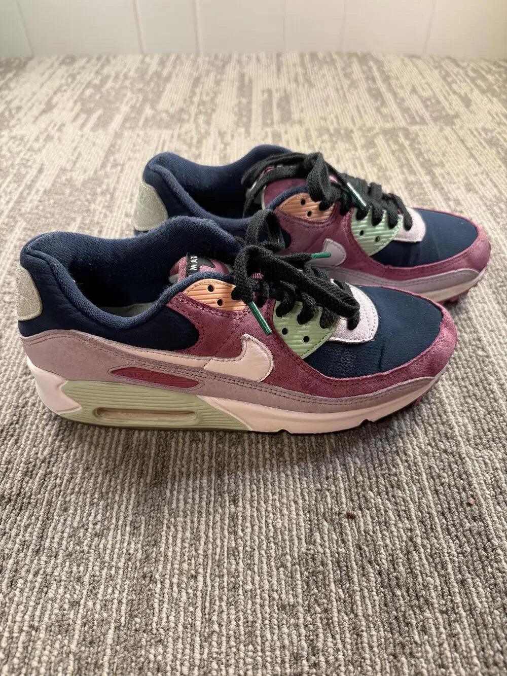 Nike Shoes Mens Size 8.5 Navy Pink Mint Air Max 90 SE Suede Mesh DM0035-500